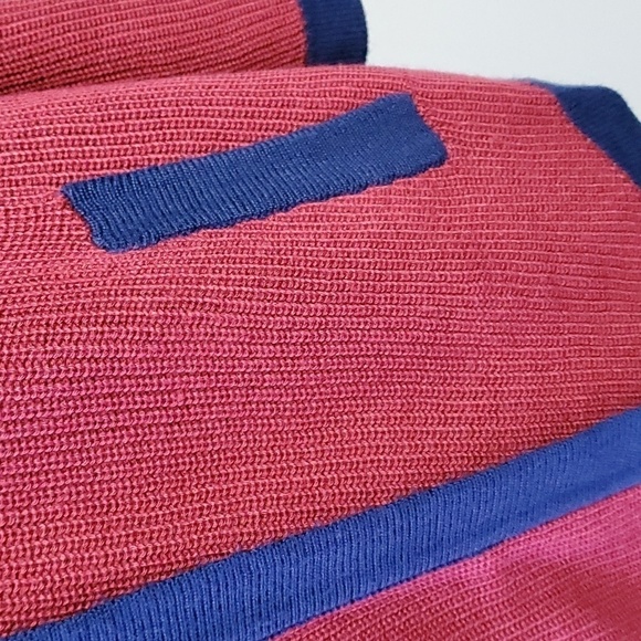 HH cape, burgundy with blue trim. 2 pockets. Great buttons XS - Picture 3 of 9